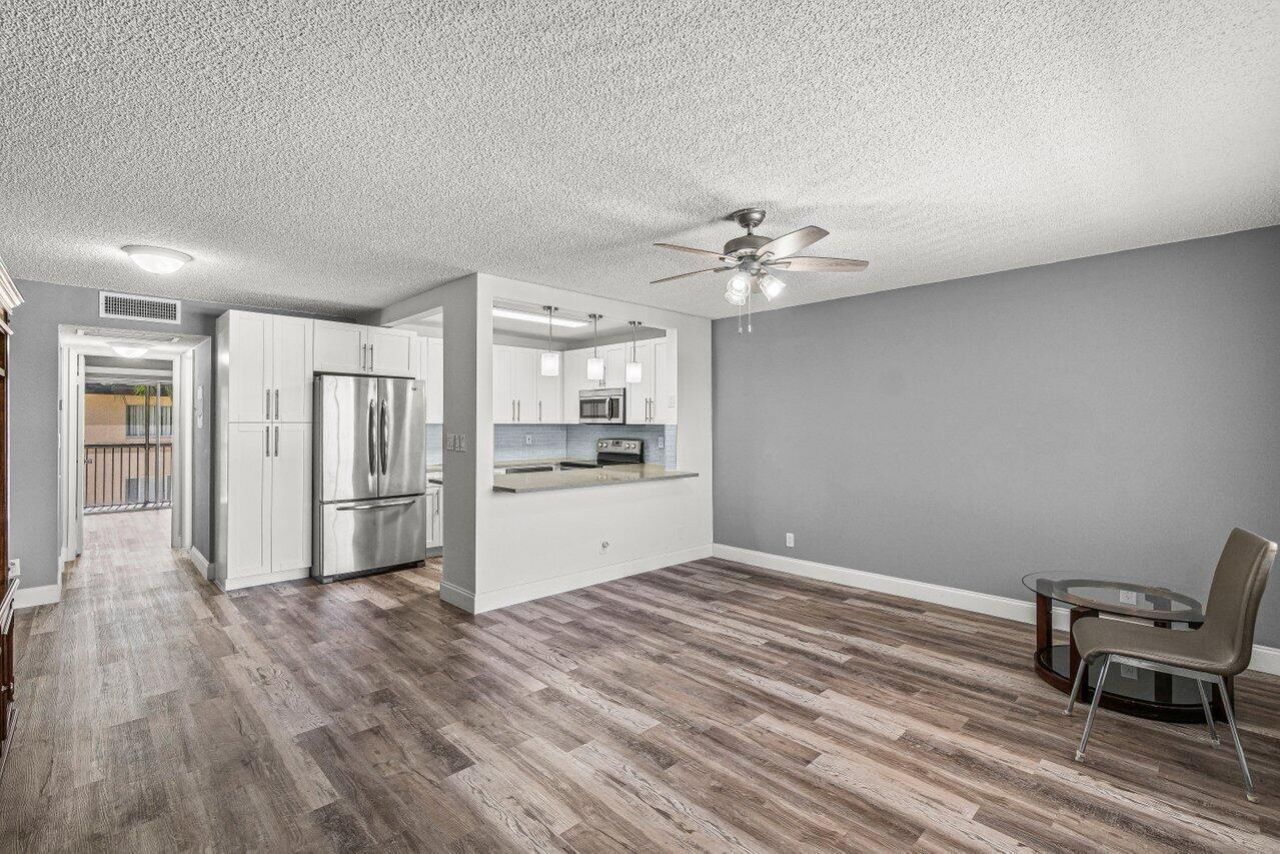 700 Village Green Court, Unit 319, Palm Springs, FL 33461 Photo