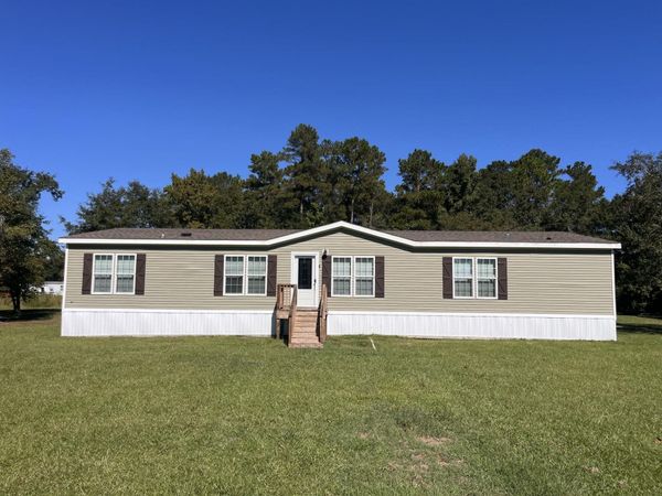 2783 Willowdale Rd. , Aynor, SC 29511