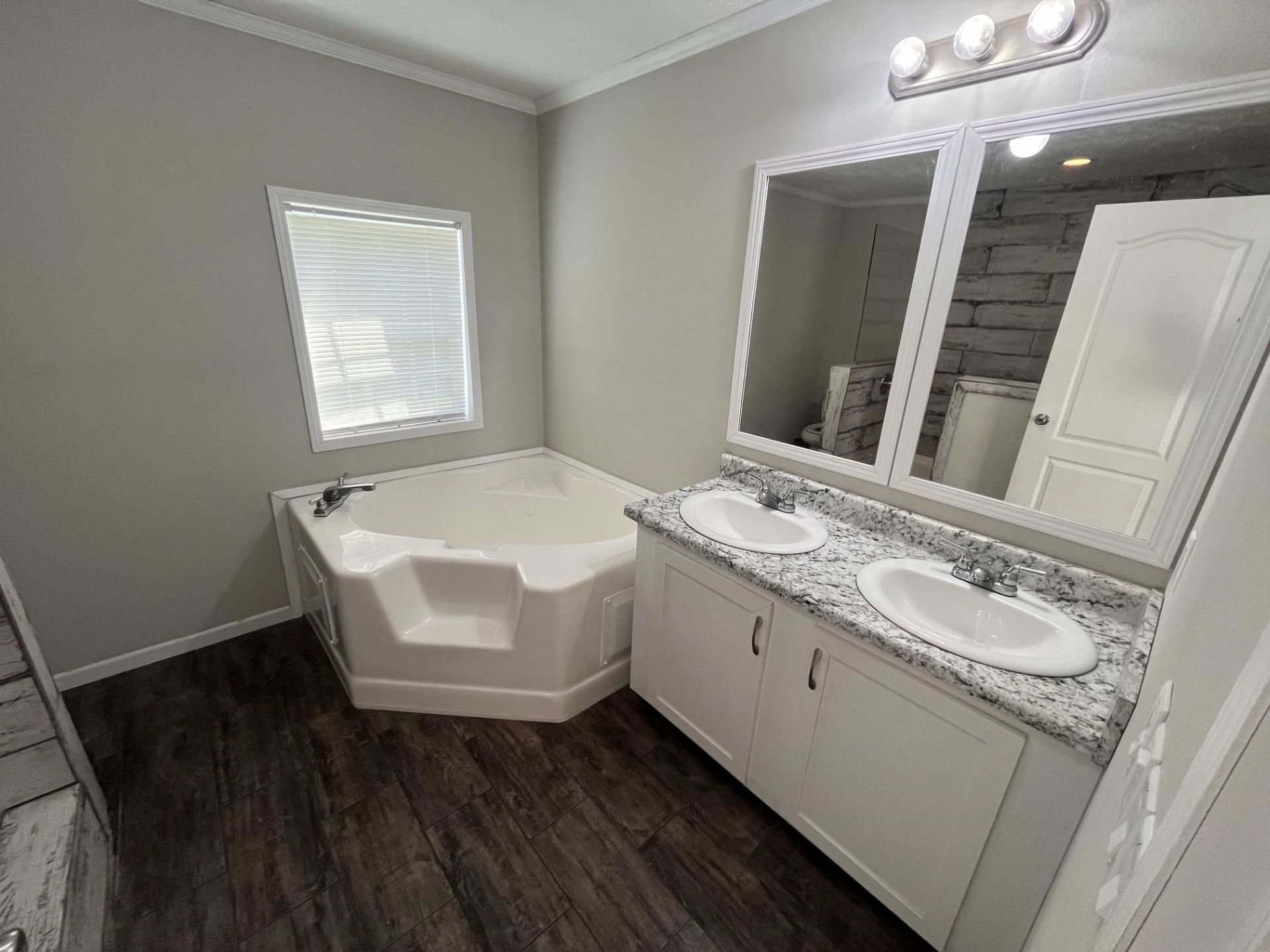 2783 Willowdale Rd.  Photo 28