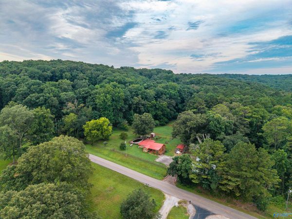 1374 NE Thompson Road, Decatur, AL 35603