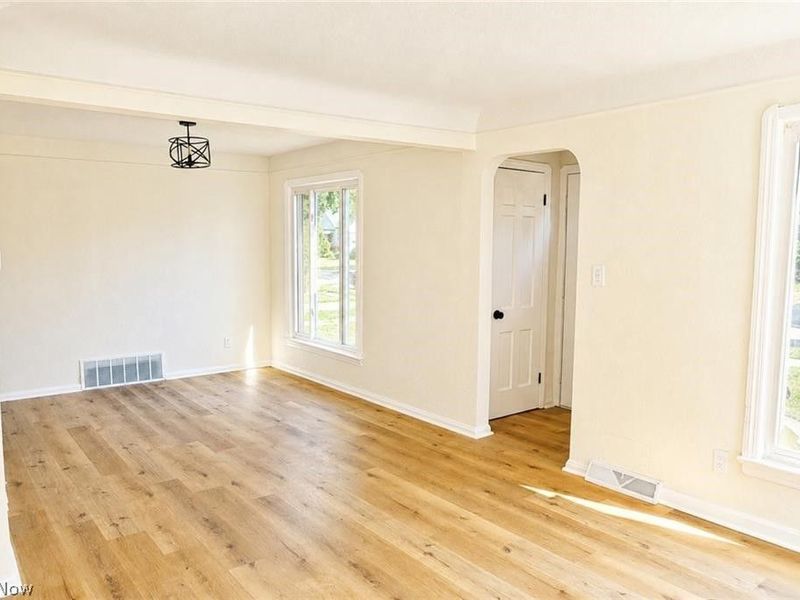 13520 Saint James Avenue, Cleveland, OH 44135 Photo 5
