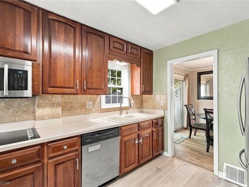 2723 Maplewood Street, Cuyahoga Falls, OH 44221 Photo 7
