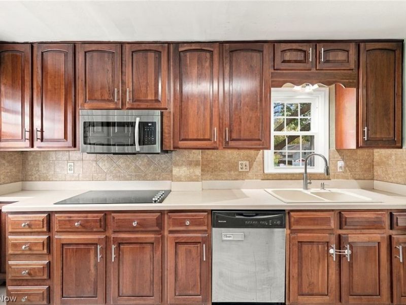 2723 Maplewood Street, Cuyahoga Falls, OH 44221 Photo 8