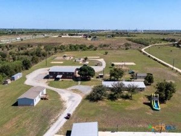 3925 Linne Road , Seguin, TX 78155