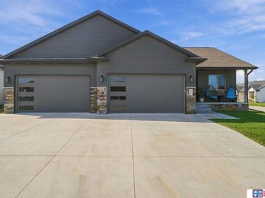 1045 N 107th Street, Lincoln, NE 68527