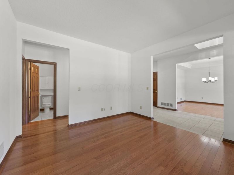6745 Oakfair Avenue, Columbus, OH 43235 Photo 10