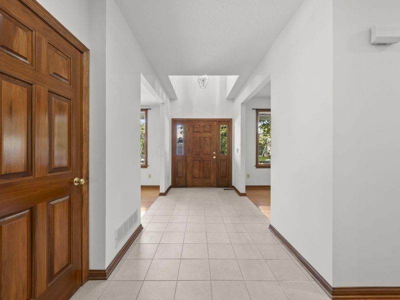 6745 Oakfair Avenue, Columbus, OH 43235 Photo 7
