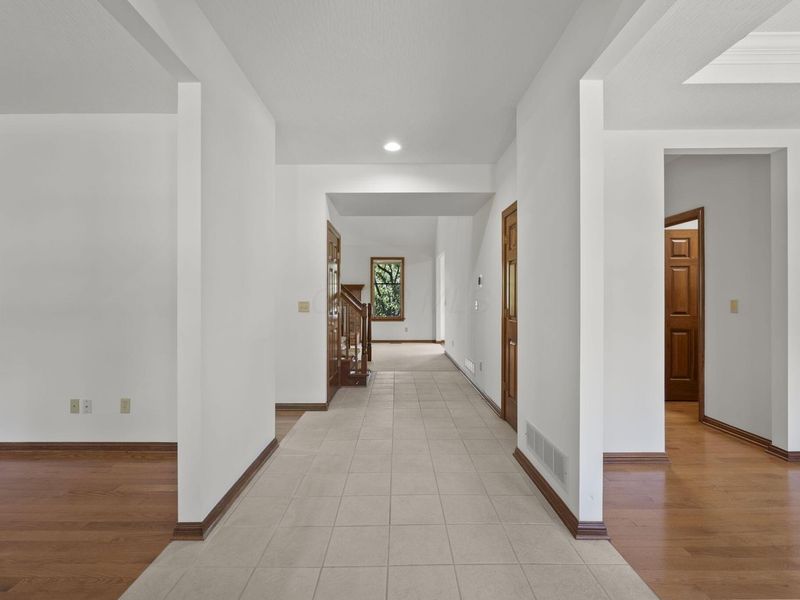 6745 Oakfair Avenue, Columbus, OH 43235 Photo 8