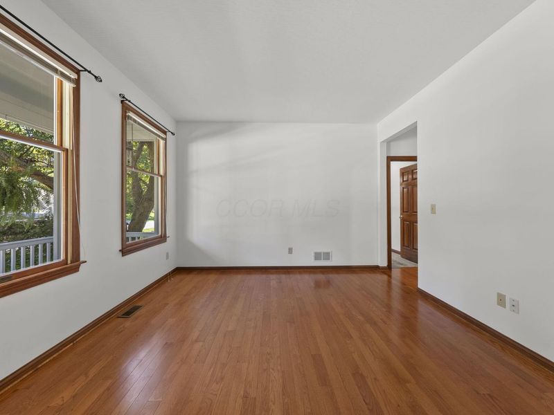 6745 Oakfair Avenue, Columbus, OH 43235 Photo 9