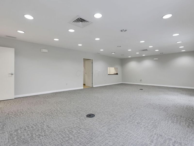 3070 Riverside Drive, Unit 210, Columbus, OH 43221 Photo 12