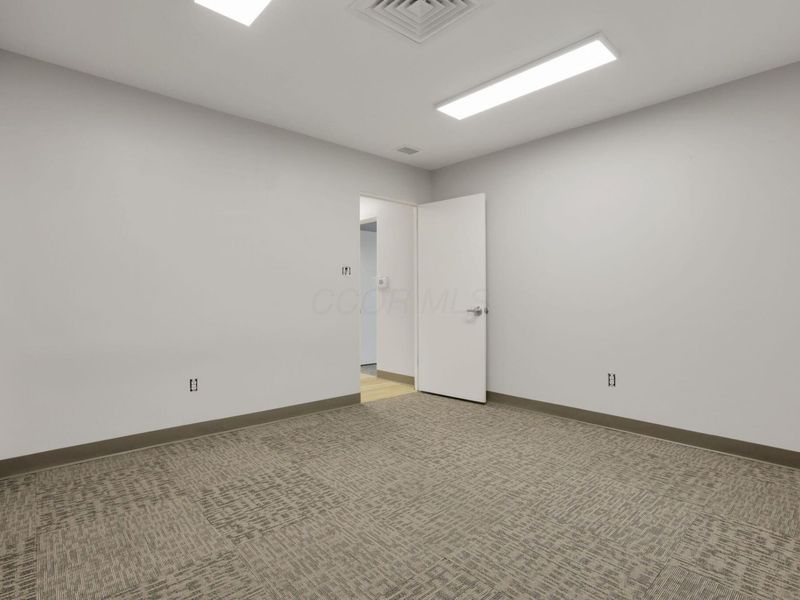 3070 Riverside Drive, Unit 210, Columbus, OH 43221 Photo 15