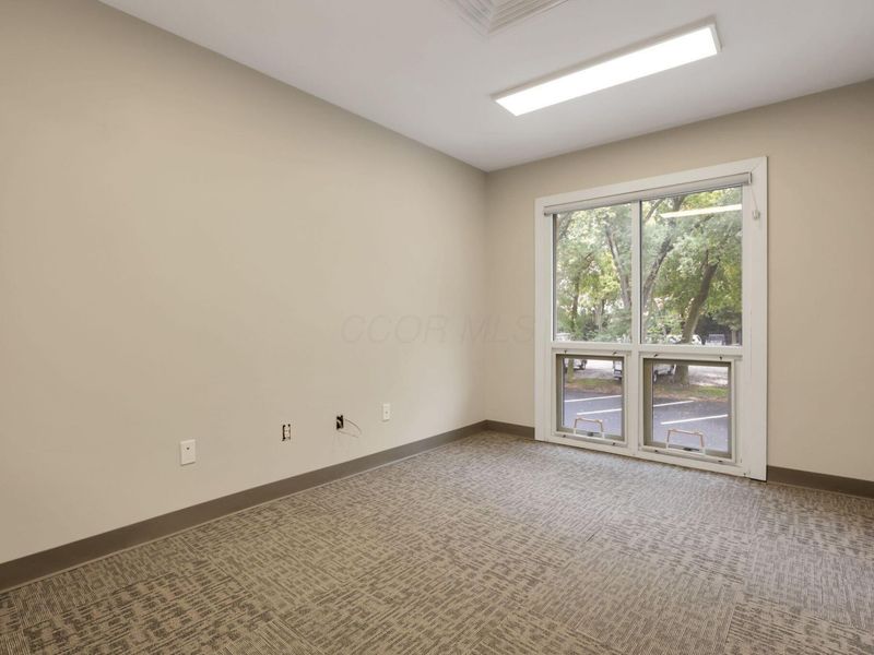 3070 Riverside Drive, Unit 210, Columbus, OH 43221 Photo 16