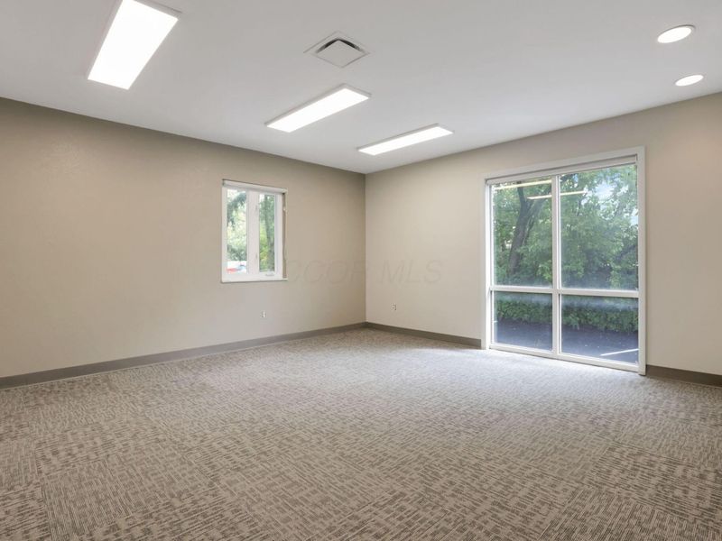 3070 Riverside Drive, Unit 210, Columbus, OH 43221 Photo 18
