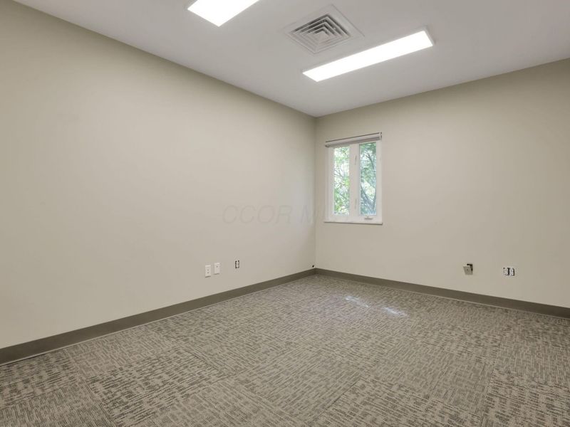 3070 Riverside Drive, Unit 210, Columbus, OH 43221 Photo 21