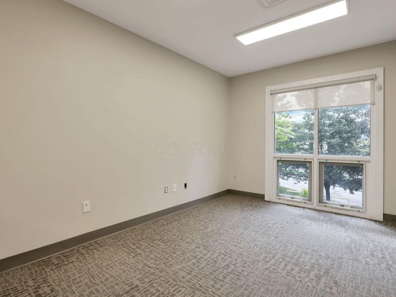 3070 Riverside Drive, Unit 210, Columbus, OH 43221 Photo 23