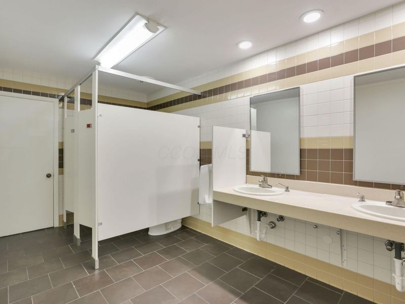 3070 Riverside Drive, Unit 210, Columbus, OH 43221 Photo 26