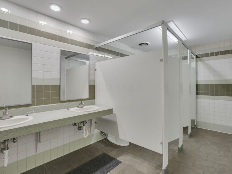 3070 Riverside Drive, Unit 210, Columbus, OH 43221 Photo 28