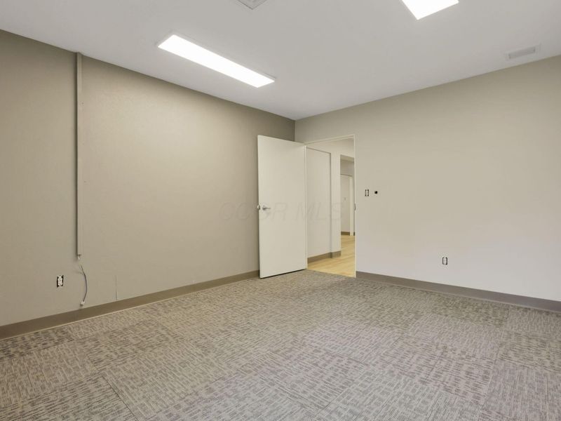 3070 Riverside Drive, Unit 210, Columbus, OH 43221 Photo 7