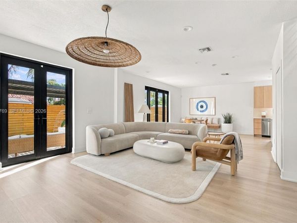 6434 SW 38th St , Miami, FL 33155