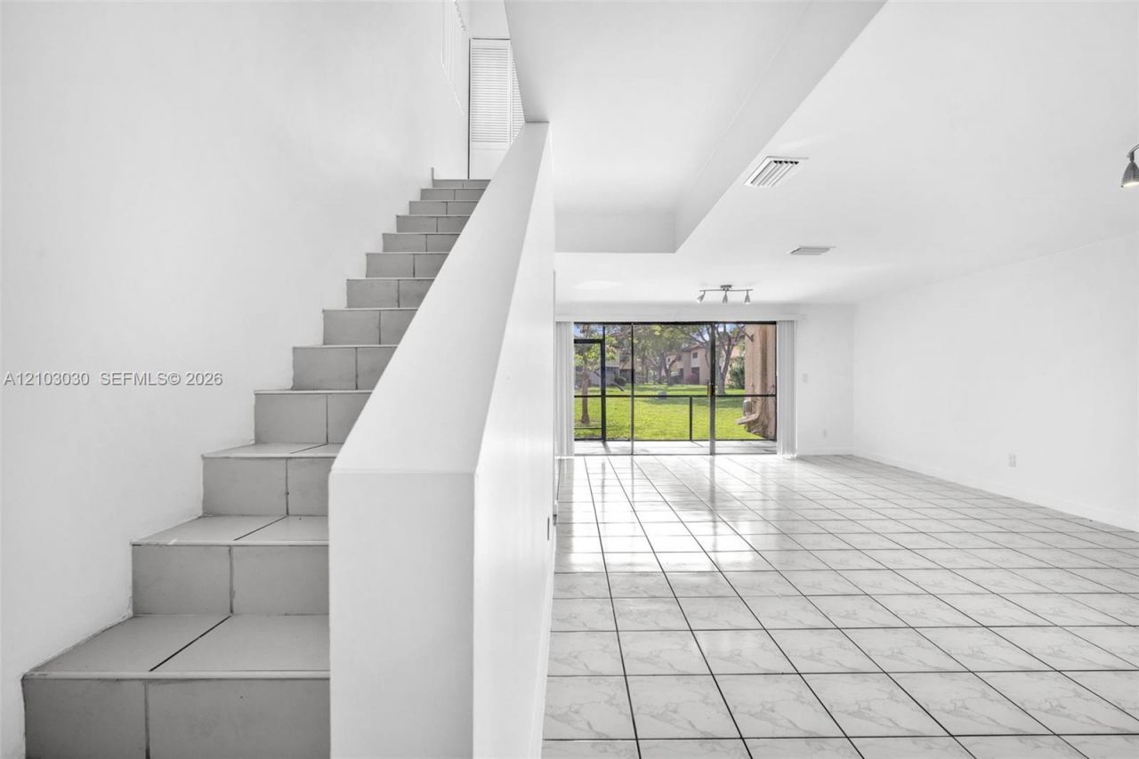 4761 N Pine Island Rd , Unit 4761, Sunrise, FL 33351 Photo