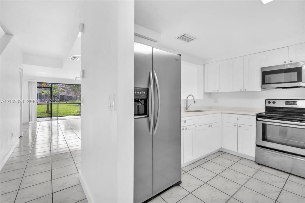 4761 N Pine Island Rd , Unit 4761, Sunrise, FL 33351 Photo