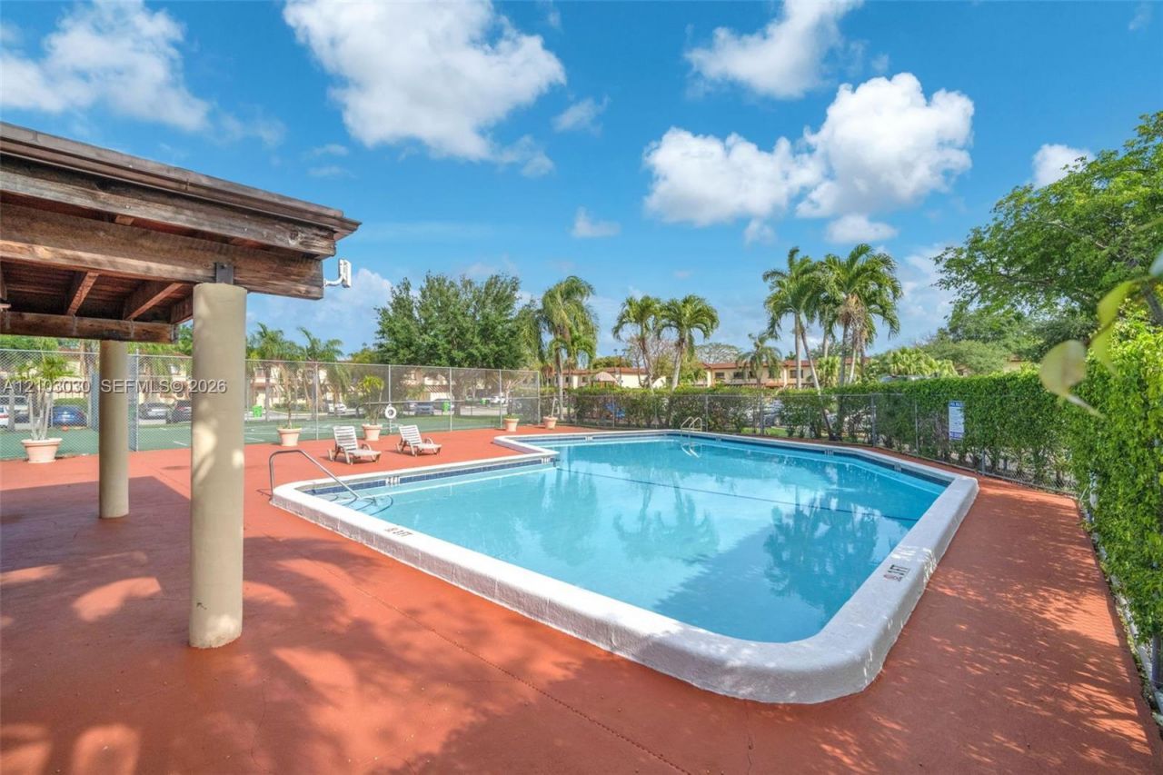 4761 N Pine Island Rd , Unit 4761, Sunrise, FL 33351 Photo
