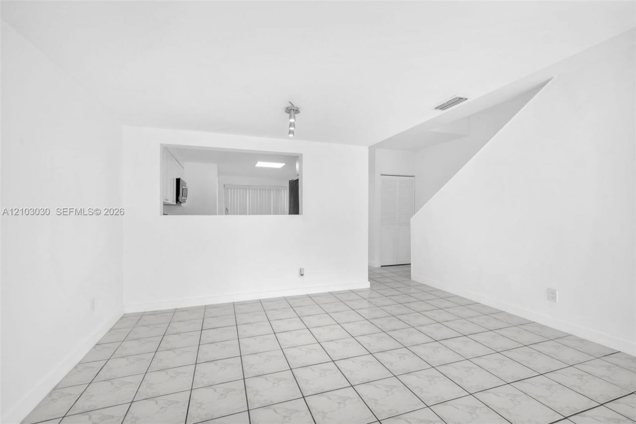 4761 N Pine Island Rd , Unit 4761, Sunrise, FL 33351 Photo