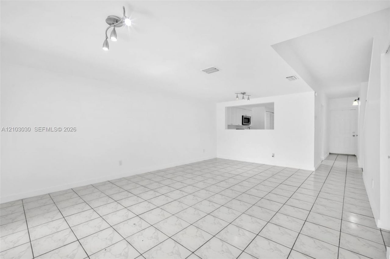4761 N Pine Island Rd , Unit 4761, Sunrise, FL 33351 Photo