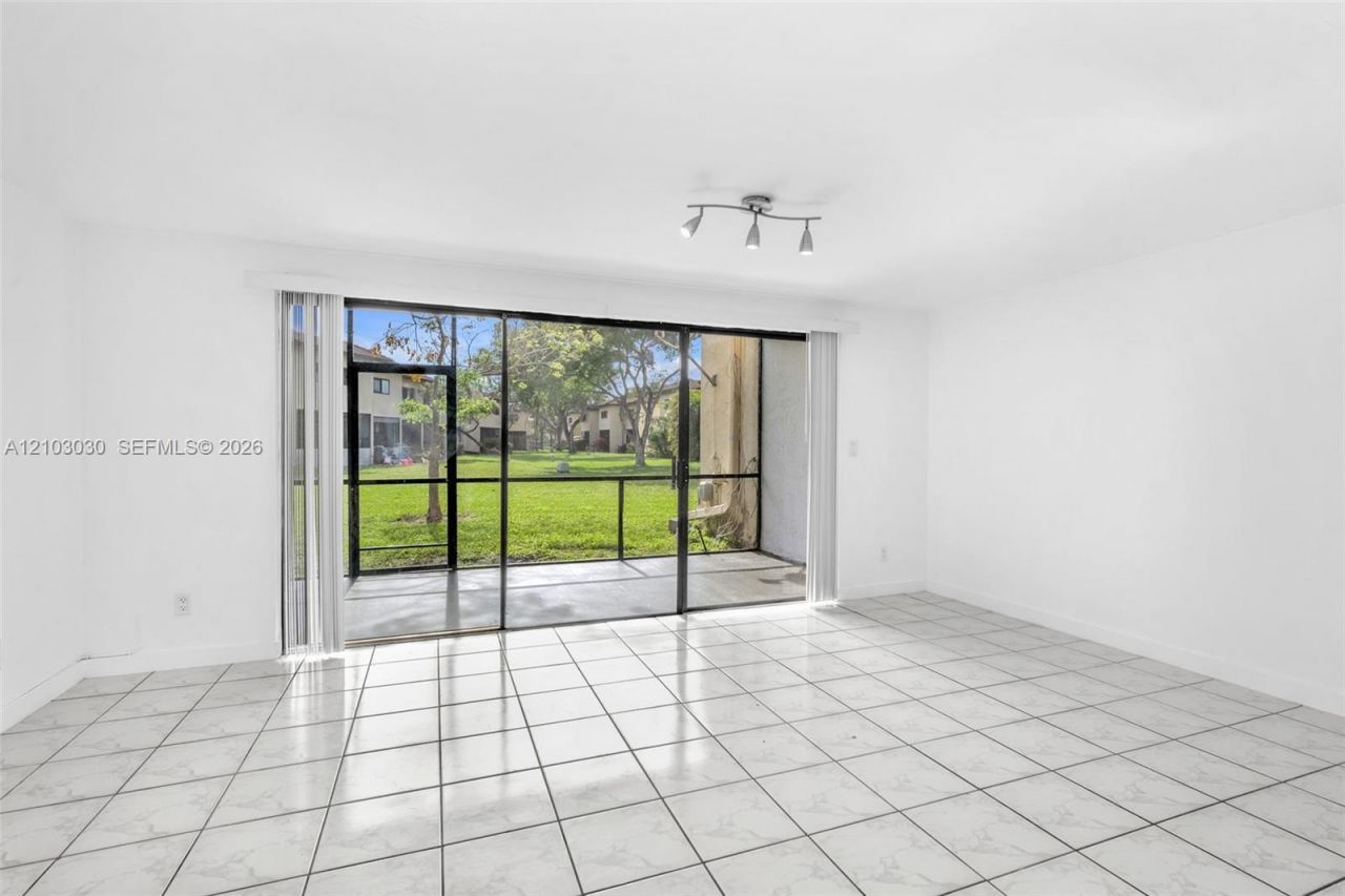 4761 N Pine Island Rd , Unit 4761, Sunrise, FL 33351 Photo