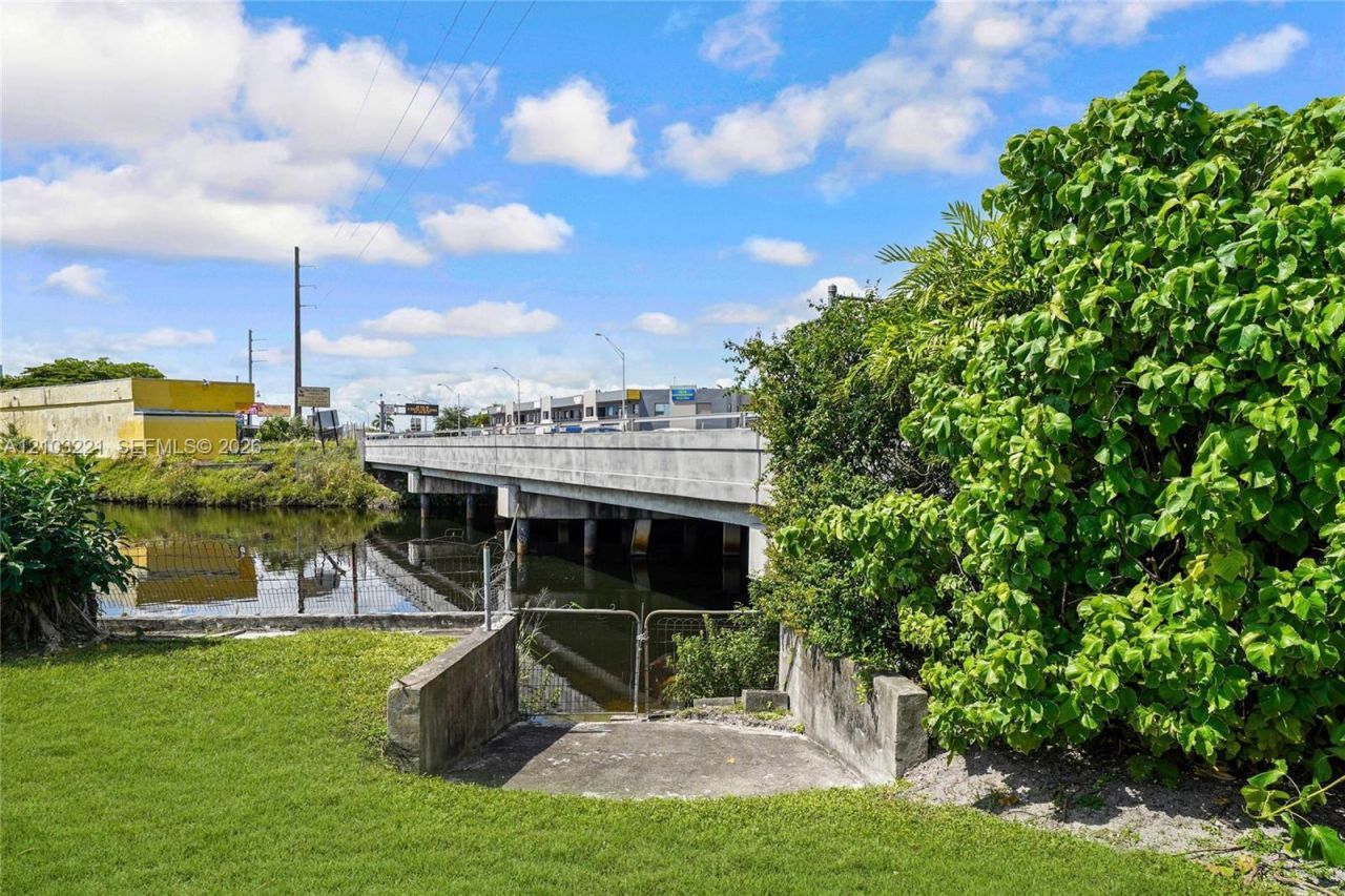 20 Tamiami Canal Rd , Miami, FL 33144 Photo