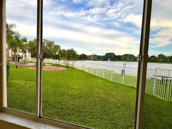 2880 N Oakland Forest Dr , Unit 110, Oakland Park, FL 33309