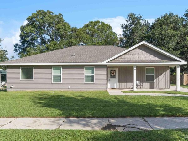 10 Nottingham Way, Pensacola, FL 32506