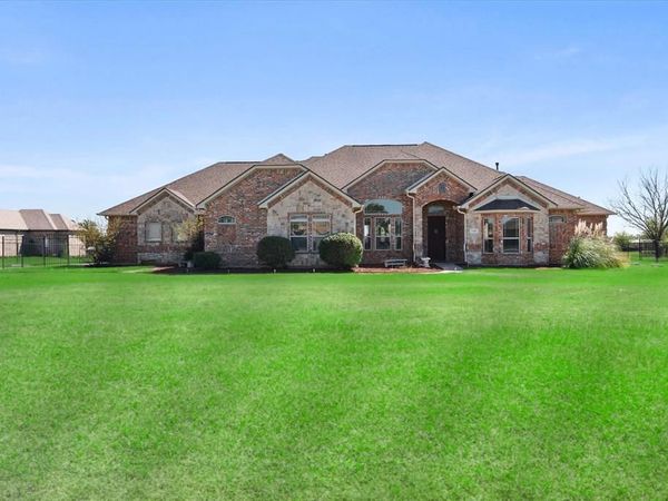 7168 Granville Drive, Mansfield, TX 76063