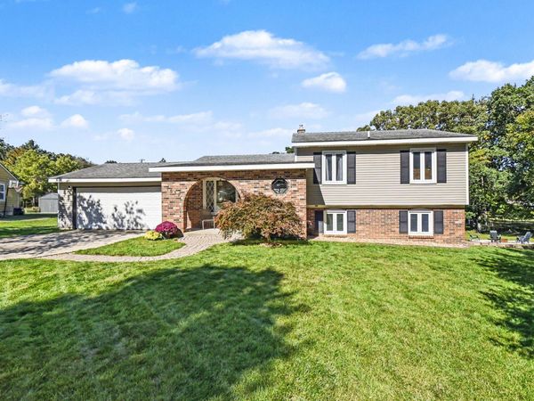 1557 Trentwood Street SW, Wyoming, MI 49509