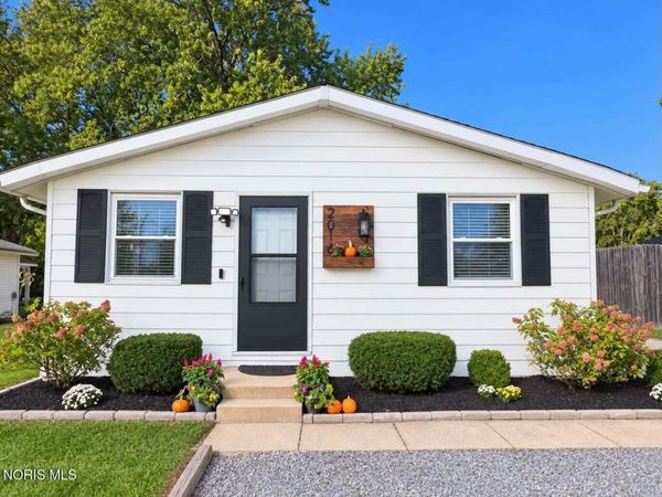 2016 Park Street, Findlay, OH 45840