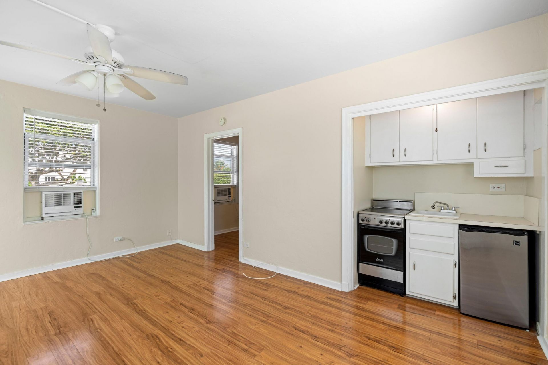 90 SE 5th Avenue, Unit 4, Delray Beach, FL 33483 Photo