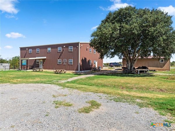 3925 Linne Road , Seguin, TX 78155