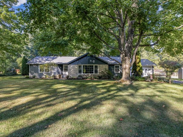 1042 S Marquette Street , La Porte, IN 46350