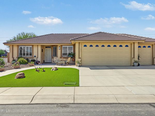 3018 S LINDENWOOD, Mesa, AZ 85212
