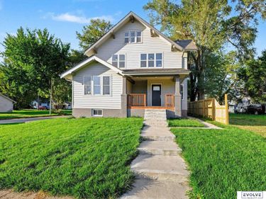 1828 Locust Street, Omaha, NE 68110