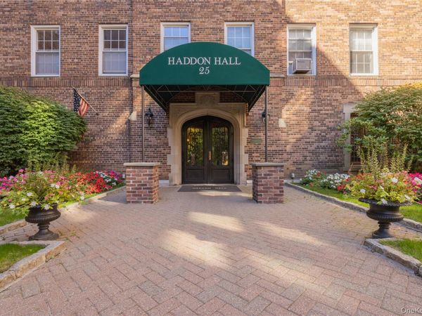 25 Parkview Avenue, Unit 2M, Bronxville, NY 10708