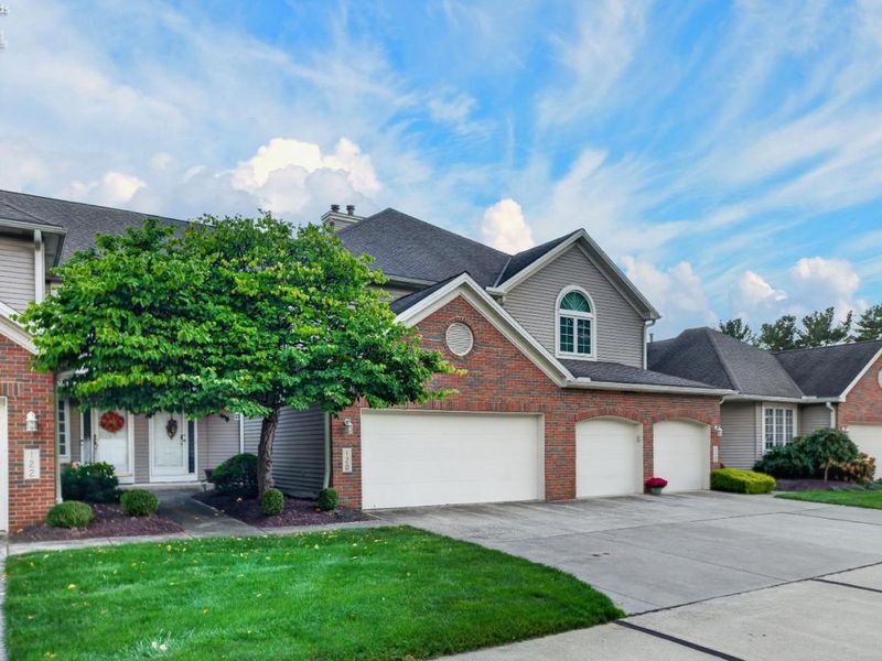 120 Ambleside Way, Amherst, OH 44001 Photo 1