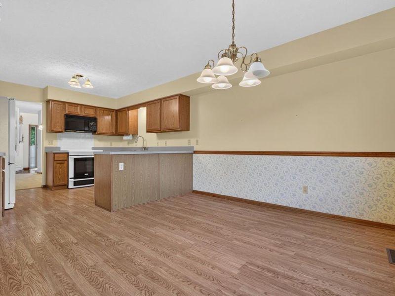 120 Ambleside Way, Amherst, OH 44001 Photo 21