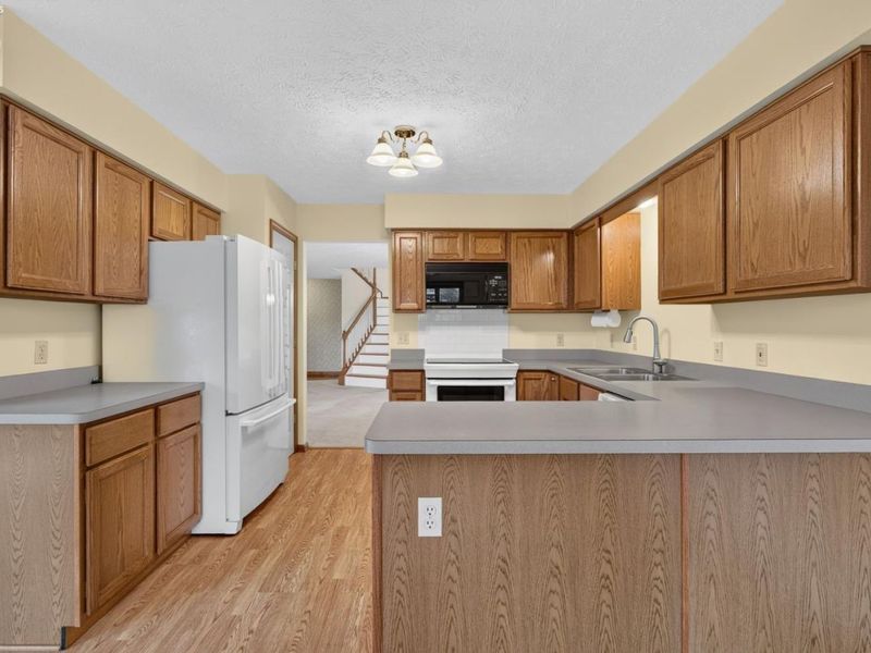 120 Ambleside Way, Amherst, OH 44001 Photo 22