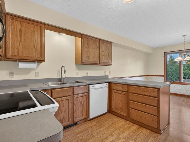 120 Ambleside Way, Amherst, OH 44001 Photo 26
