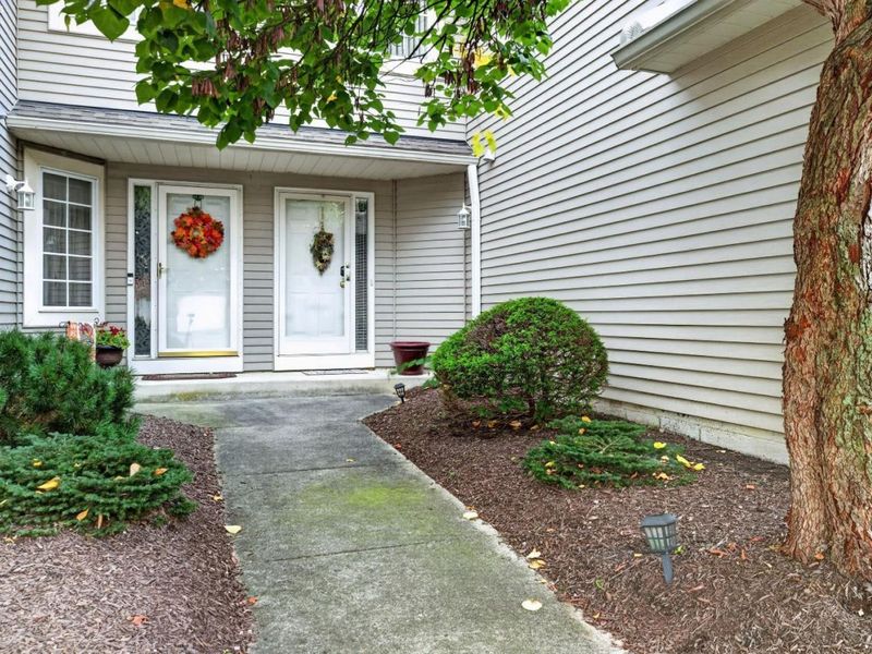 120 Ambleside Way, Amherst, OH 44001 Photo 3