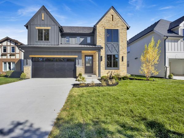 445 Broker Avenue , Itasca, IL 60143