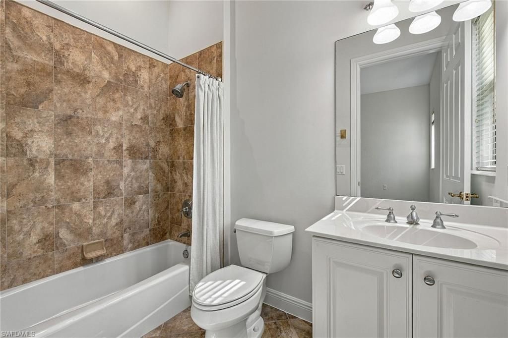 3142 Aviamar Cir, Unit 201, Naples, FL 34114 Photo