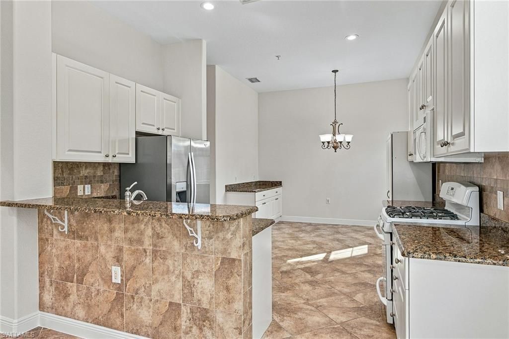 3142 Aviamar Cir, Unit 201, Naples, FL 34114 Photo