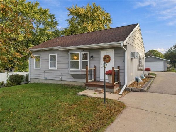 1103 Chicago Avenue , Dixon, IL 61021